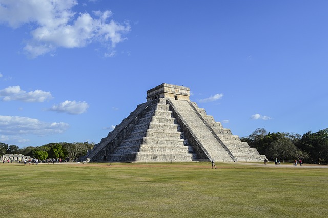 Read more about the article Top 10 Most Amazing Mayan Ruins In Central America