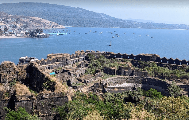 Fort Of Maharashtra Information - Vijaydurg Fort, Suvarnadurg Fort, And Murud Janjira Fort