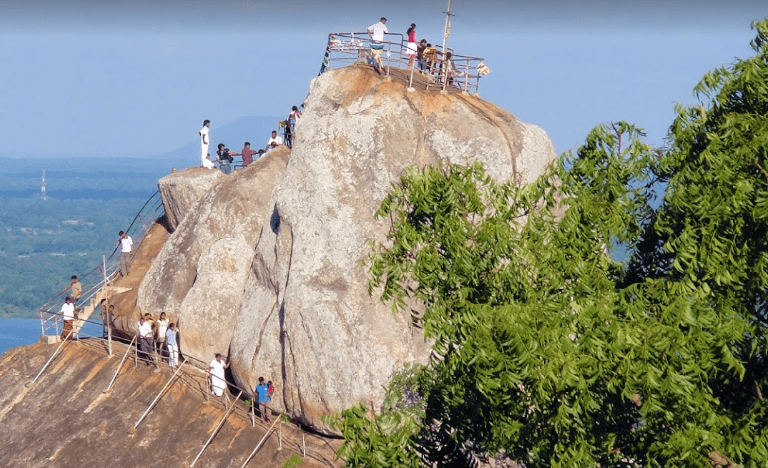 Top 13 Tourist Places In Sri Lanka For Your 2023 Trip