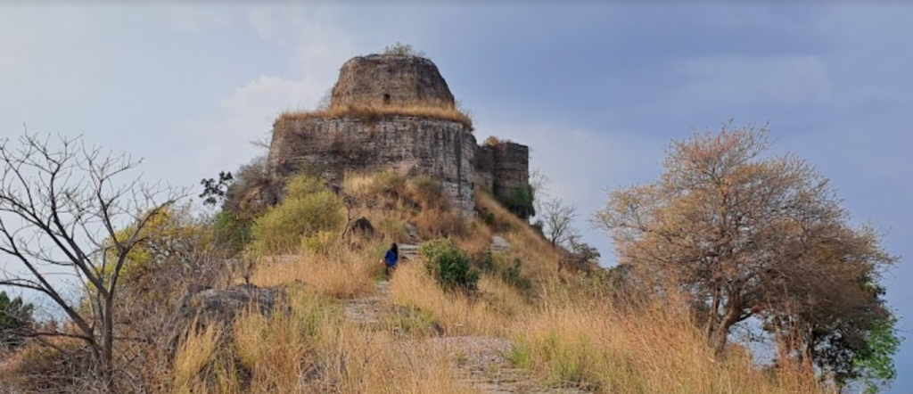  Solasingi Fort: Historic Kutlehar Forts in Una Himachal Pradesh