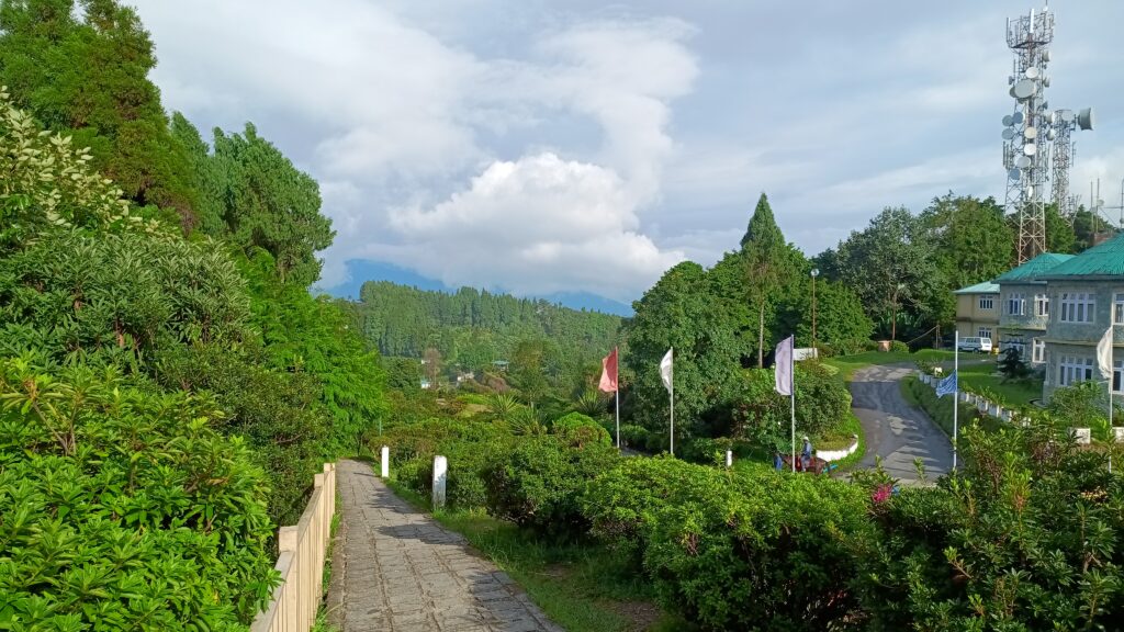 Delo Kalimpong Hotels Hills And Park Just For ₹700/-